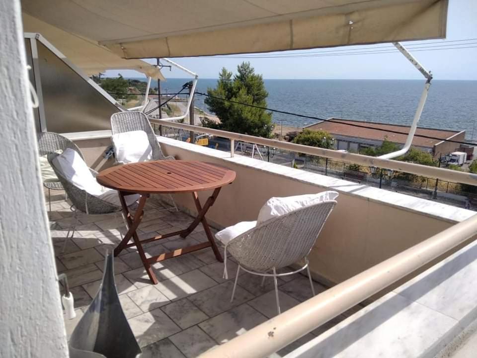 Super View Seafront Apartment Nea Michaniona Exterior photo